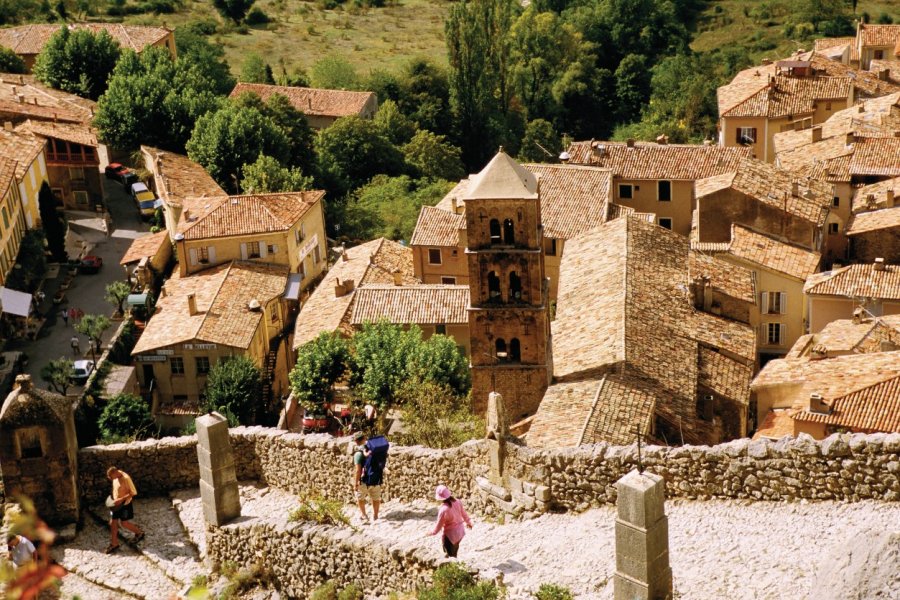 Les toits de Moustiers-Sainte-Marie (© VINCENT FORMICA))