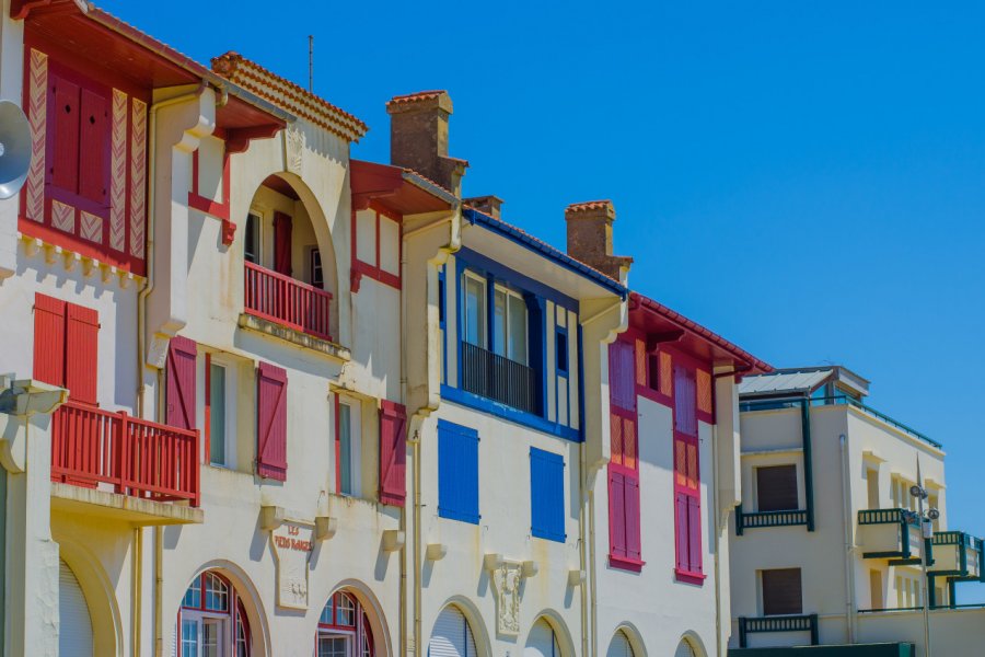 Façades typiques d'Hossegor. Eddy Photographe - Fotolia