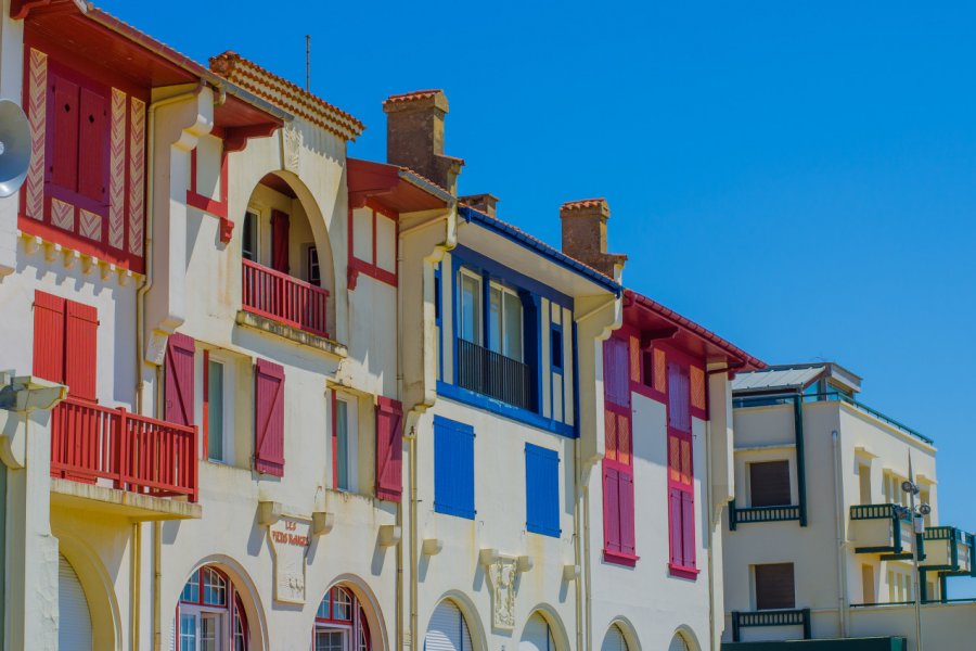 Façades typiques d'Hossegor. Eddy Photographe - Fotolia