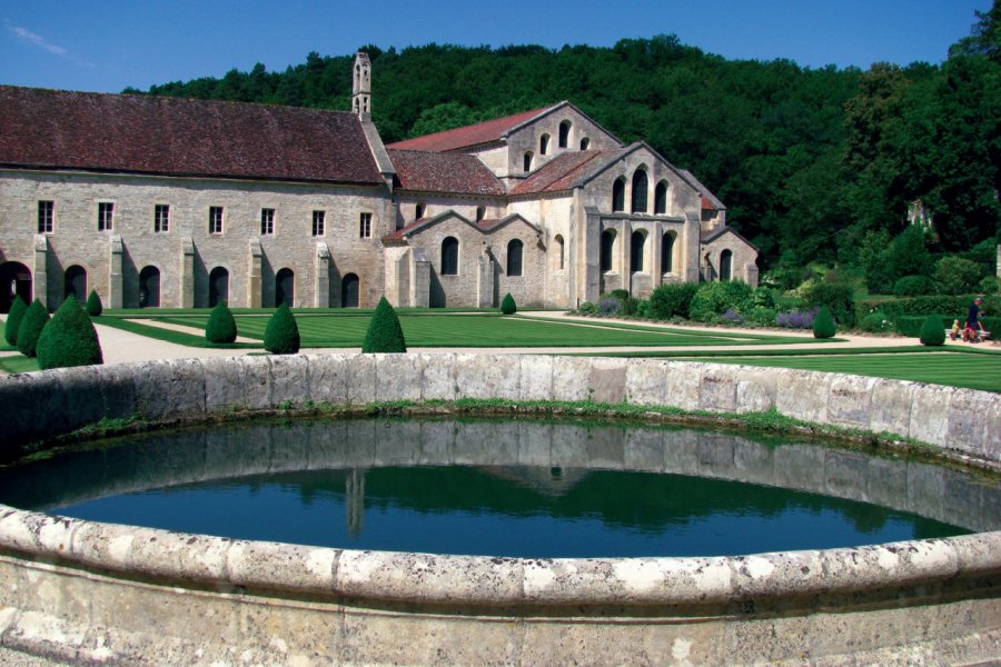 Vue de l'abbaye de Fontenay Claude NISSENS - Fotolia