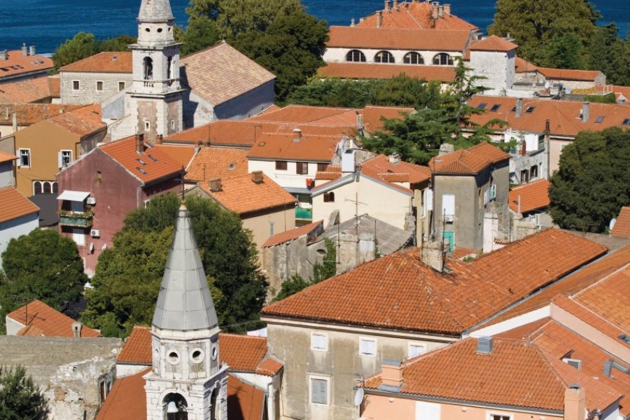 Vieux centre de Zadar et tour de la cathédrale Sainte-Anastasie. (© nessaflame - iStockphoto.com))