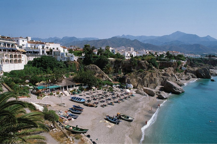 Vue de Nerja depuis le balcon de l'Europe. Author's Image