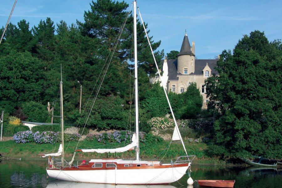 Vieux gréement à Pont-Aven Hugues FOILLOT - Fotolia