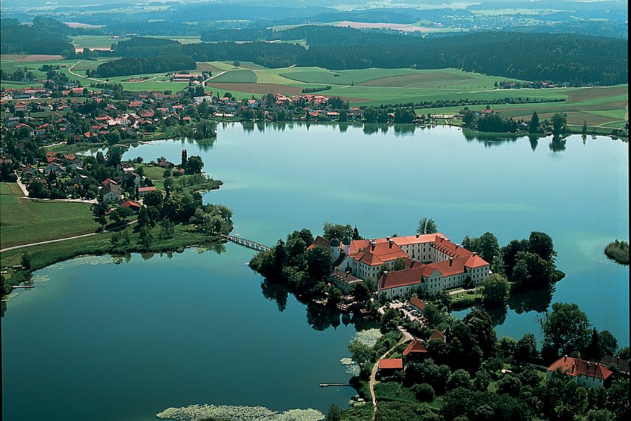 Panorama du Lac de Chiemsee Tourist Information Seebruck, Germany / Kurt Schubert