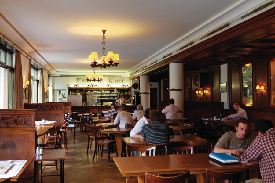 Le Café Romand, une institution à Lausanne. Philippe GUERSAN - Author's Image