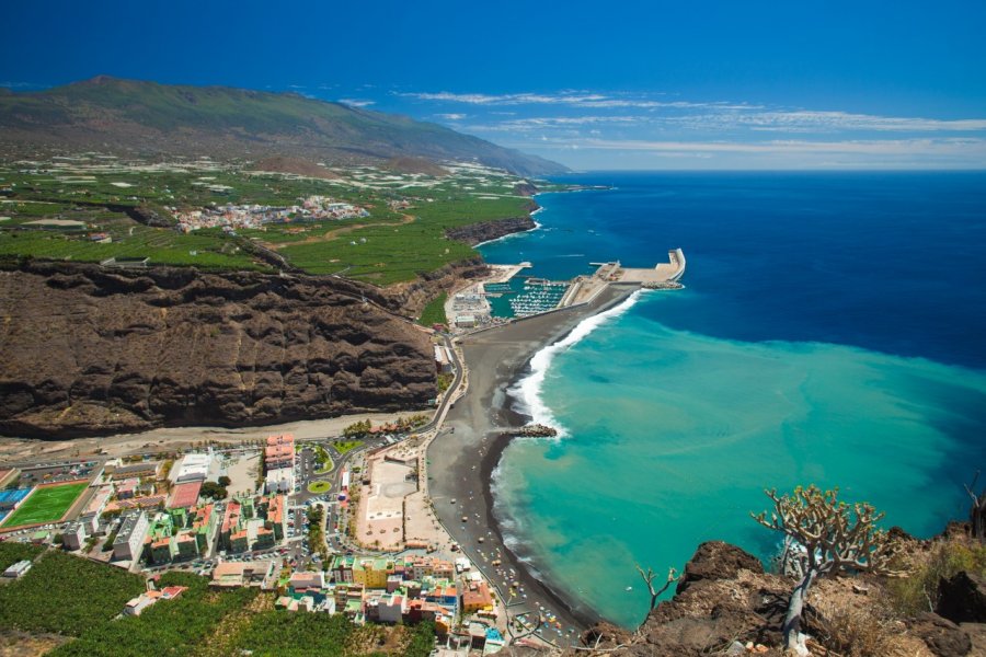 Point de vue du mirador del Time en direction de Puerto de Tazacorte. Tamara Kulikova - Shutterstock.com