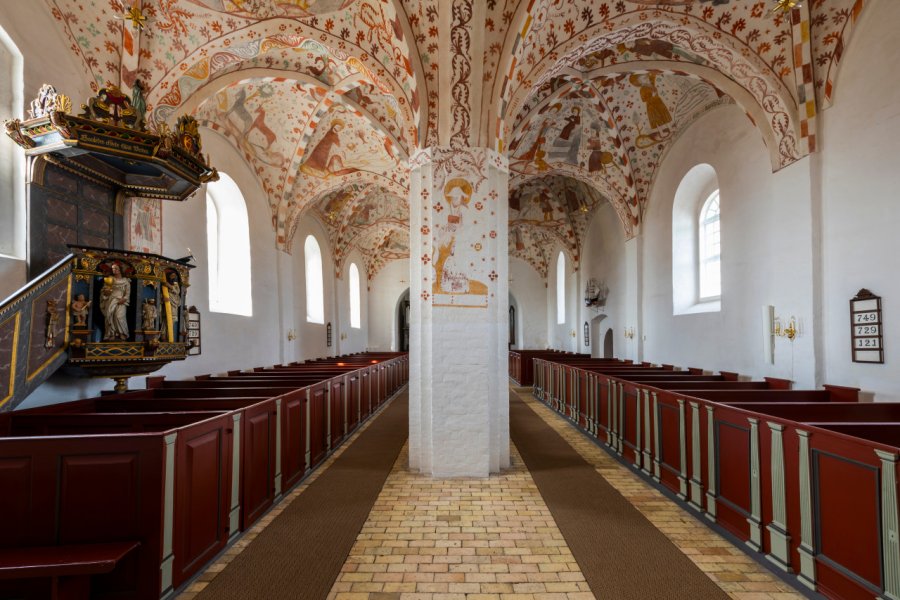 L'intérieur de l'église de Fanefjord, à Stege. Daan Kloeg - shutterstock.com