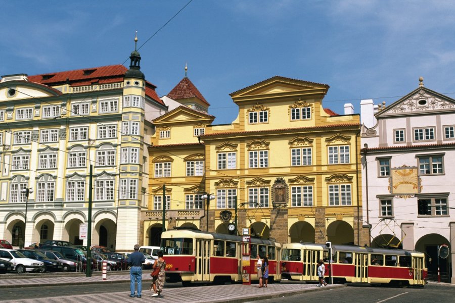 Tramway dans le quartier de Malostranské Náměstí. (© Author's Image))