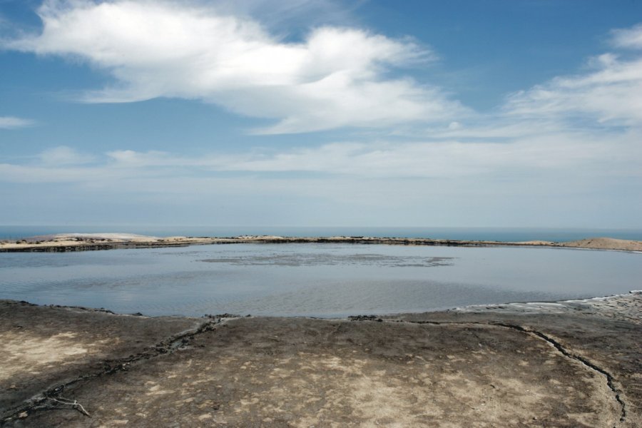 Volcans de boue. Sylvie FRANCOISE