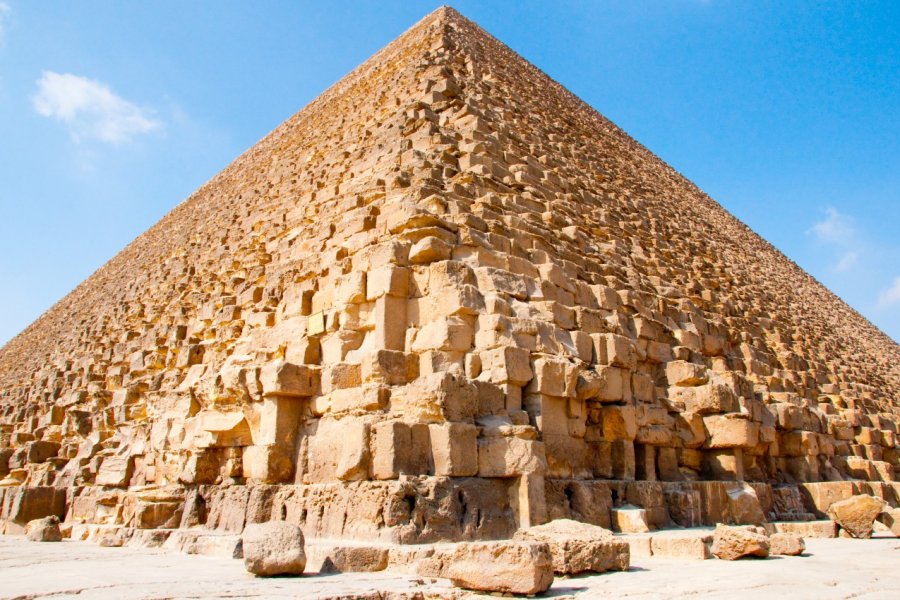 Pyramide de Kheops. gravicam - Shutterstock.com