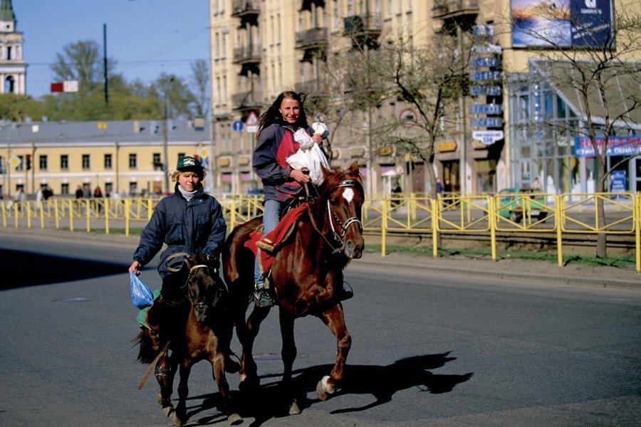 À cheval sur Moskovski Prospekt. (© Author's Image))
