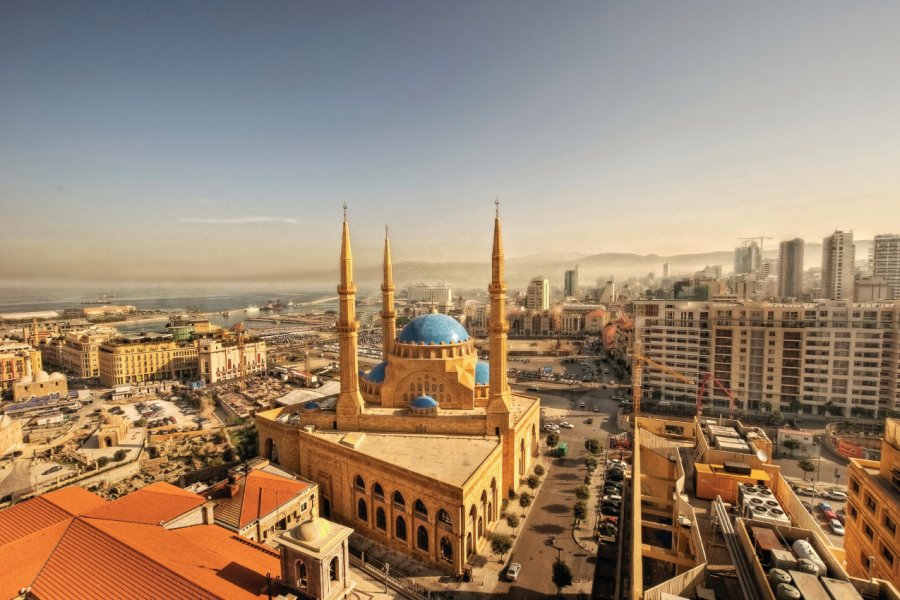 Vue sur Beyrouth et la mosquée Muhammad al-Amîn. Ramzihachicho - iStockphoto