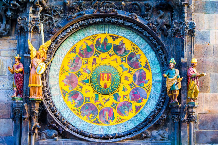 Le calendrier peint sur l'horloge de l'Hotel de ville. TravnikovStudio -shutterstock.com