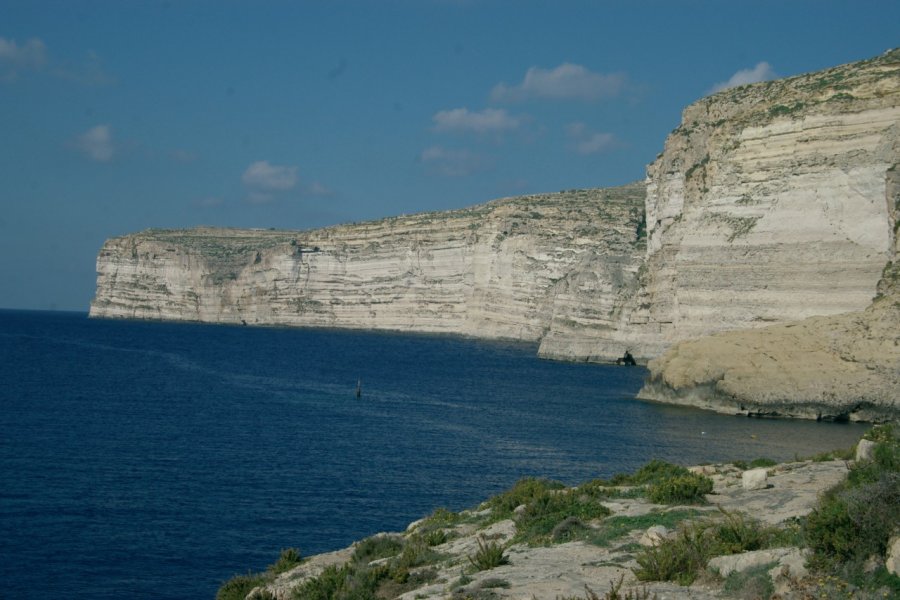 Falaises de Xlendi. Stéphan SZEREMETA