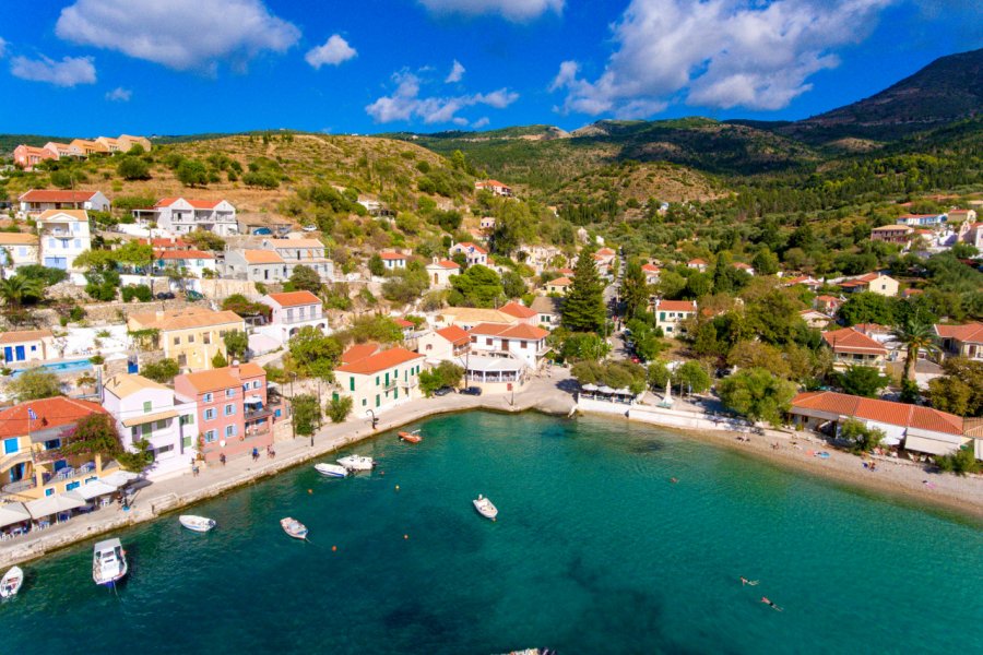 Vue sur Assos. Andrew Mayovskyy - Shutterstock.com