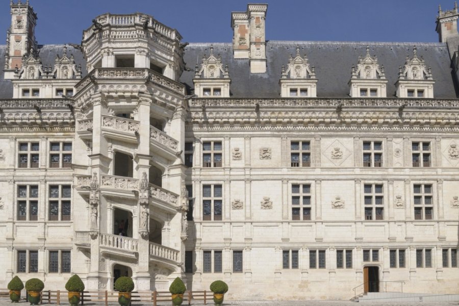 Facade intérieure du château de Blois Gilles Oster - Fotolia