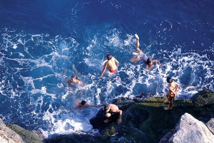 Baignade dans l'Adriatique. (© Ana NEVENKA - Iconotec))