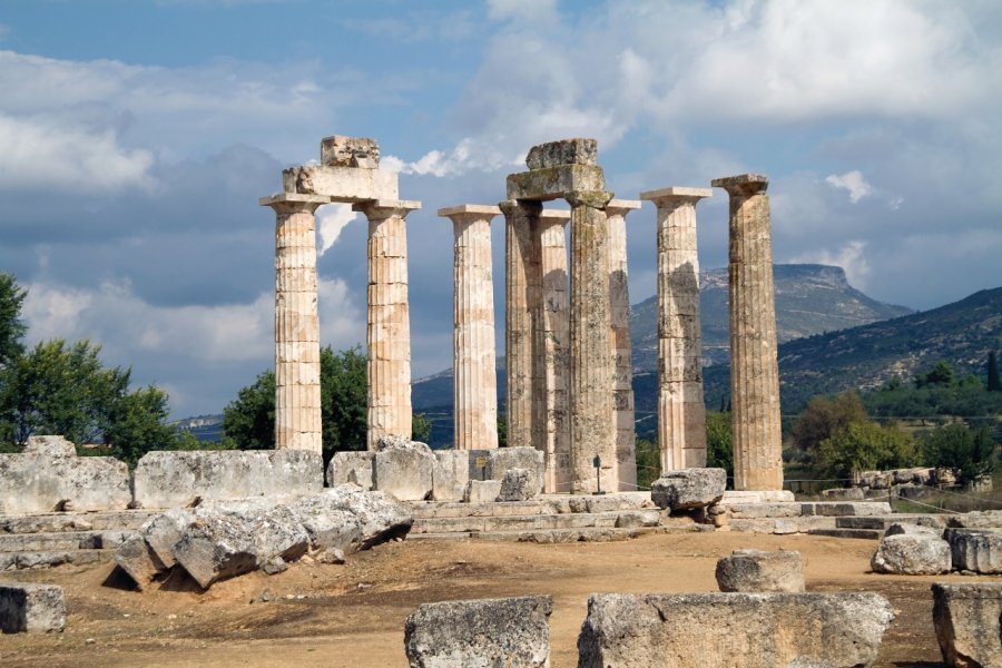Temple de Zeus sur le site archéologique de Némée. iStockphoyo.com - Andonis Eye