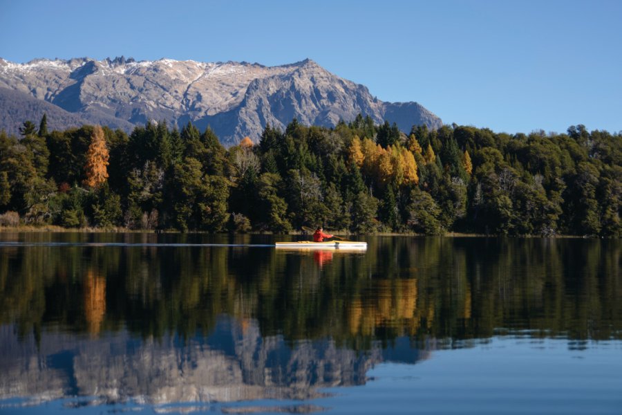 Kayak près de Bariloche. Buenaventuramariano - iStockphoto.com
