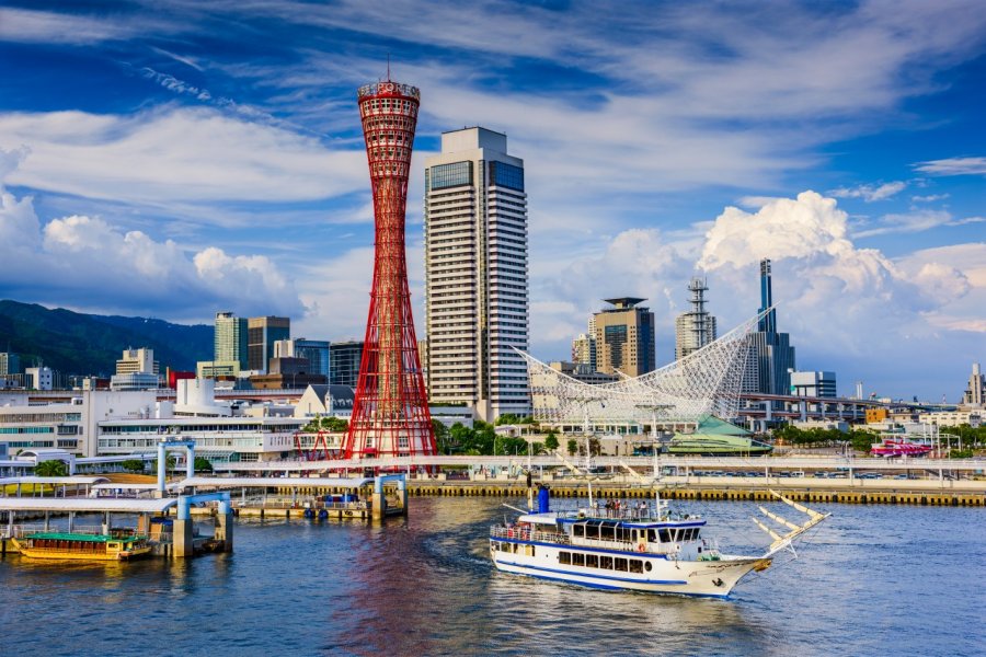 Vue sur le port de Kōbe. Sean Pavone - Shutterstock.com