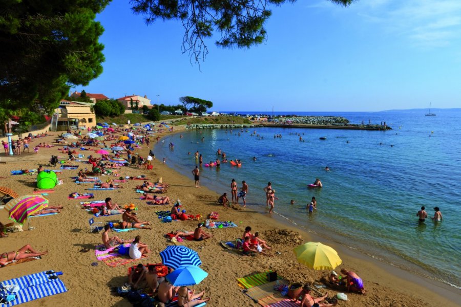 Plage dans le quartier des Issambres, Roquebrune-sur-Argens Lawrence BANAHAN - Author's Image