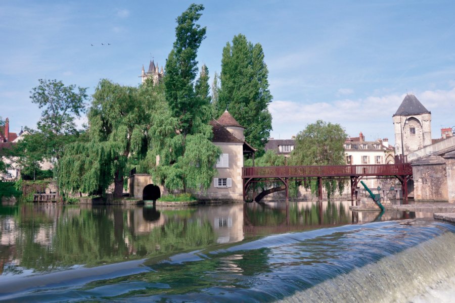 Le Loing, à Moret-sur-Loing JEB - FOTOLIA