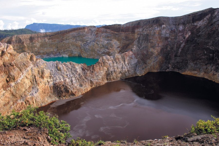 Lacs de couleur du cratère du Kelimutu. Eloïse BOLLACK