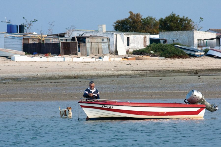 Un pêcheur à Olhão. Maxence Gorréguès