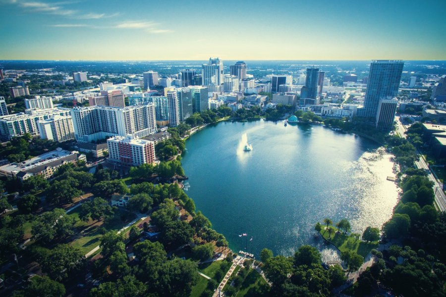 Orlando et le Lac Eola. Arrangements-Photography - iStockphoto