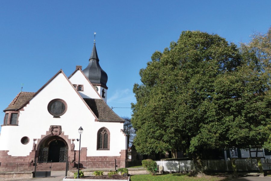 Eglise protestante, tilleul et banc napoléonien. Marie Catherine ACH