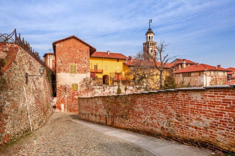 Ville de Saluzzo. Rostislav Glinsky - Shutterstock.com