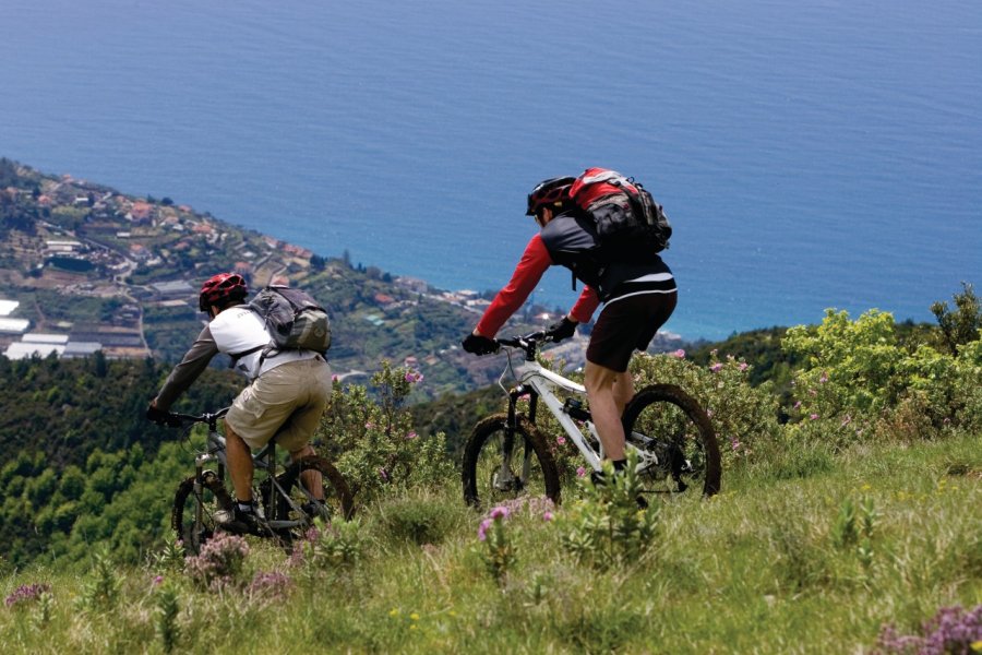 Vélo dans les montagnes de San Remo. Archive Agenzia in Liguria