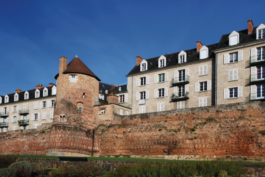 L'enceinte gallo-romaine et la tour de la Madeleine Oks_Mit - iStockphoto.com