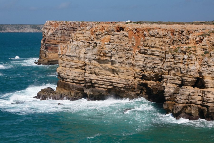 Falaises à la sortie de Sagres. Maxence Gorréguès