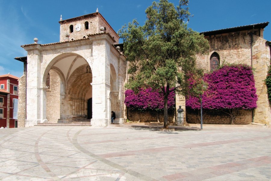 Basilique de Llanes. aguilarphoto - iStockphoto.com