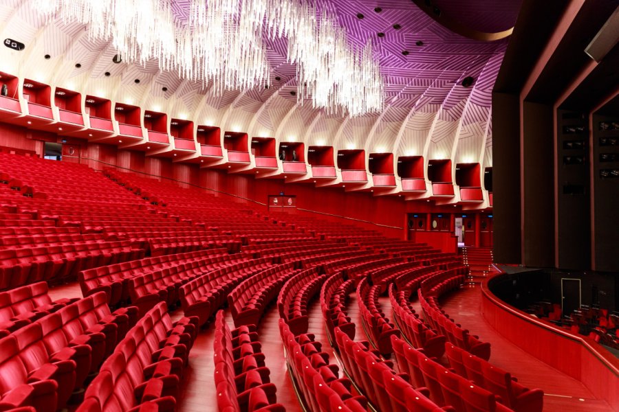 Teatro Regio. manlio_70 - Shutterstock.com