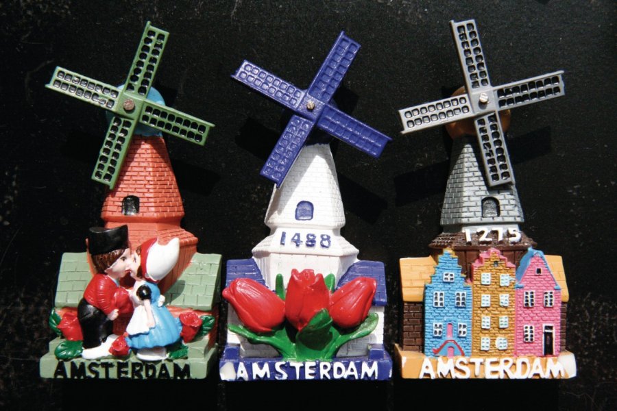 Magnets en forme de moulins. Stéphan SZEREMETA