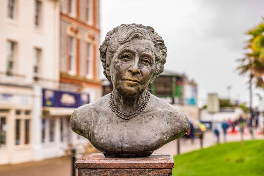 Buste d'Agatha Christie à Torquay. Takashi Images - Shutterstock.com