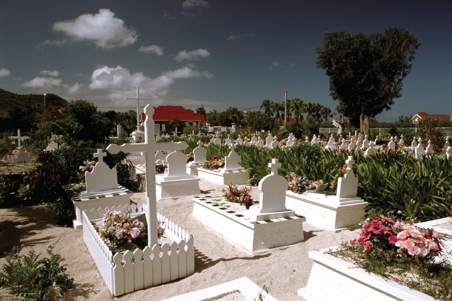 Cimetière fleuri de Lorient. Author's Image