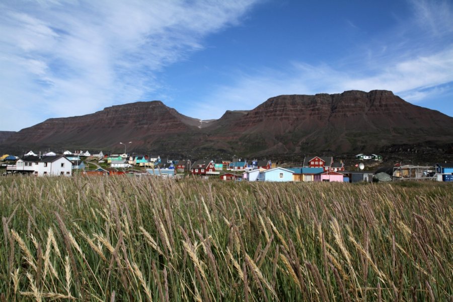 Le village de Qeqertarsuartsiaat. Stéphan SZEREMETA