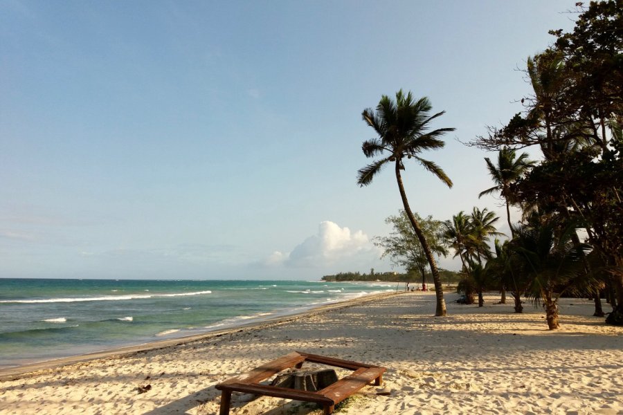 La plage de sable fin de Tiwi. Sophie ROCHERIEUX