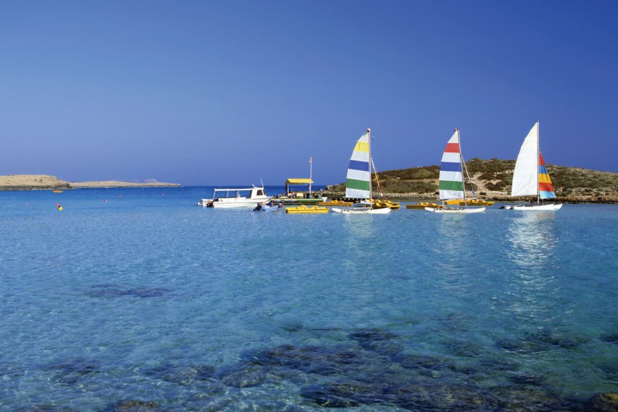 Voiliers dans la région d'Agia Napa. Runamock - iStockphoto