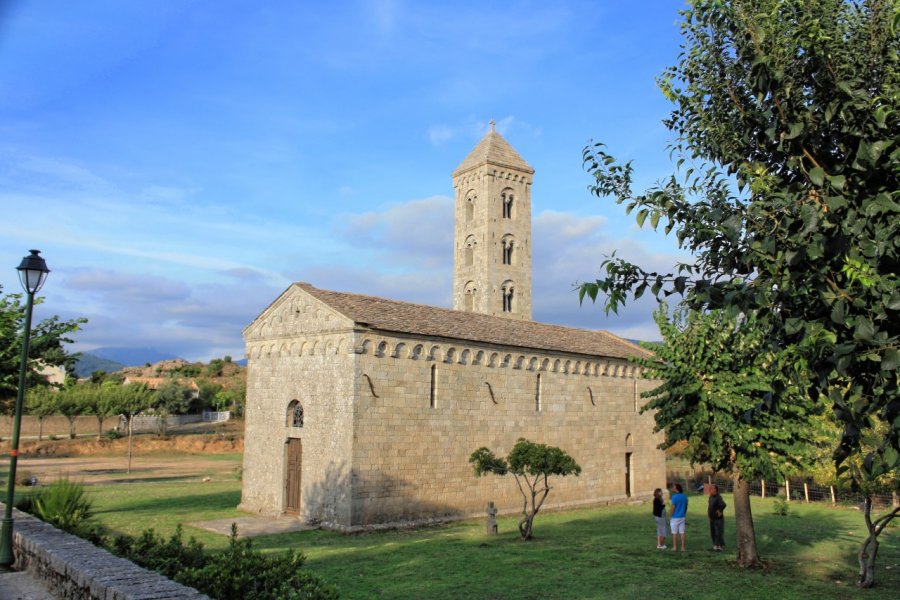 Eglise de Carbini. Xavier Bonnin