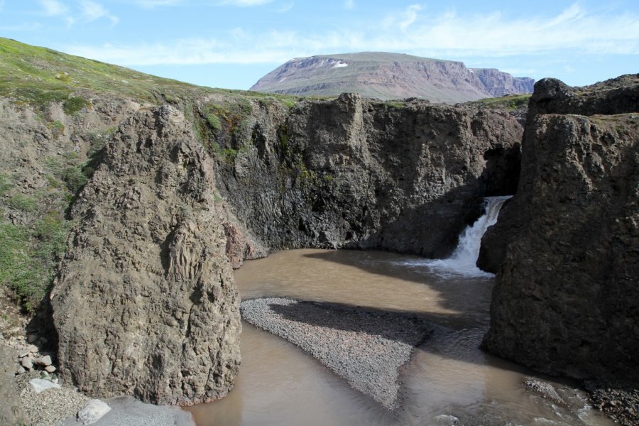 Le relief spécfique de l'île est propice aux randonnées. Stéphan SZEREMETA