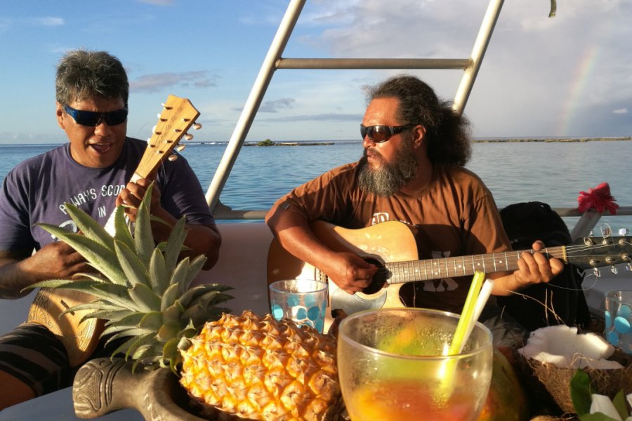 Ananas et Ukulele que du bonheur ! Laurent Boschero