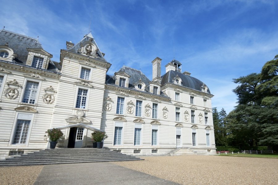 Le château de Cheverny et son allée. Pedro Salaverria