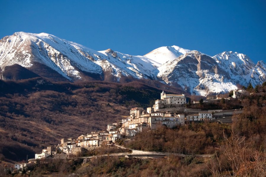 Village médiéval de Farindola, Pescara. Gmalandra - iStockphoto