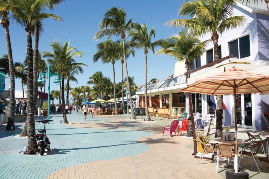 Ft. Myers Beach, Florida, USA - November 30, 2013 : The Times Square area of Ft. Myers Beach looking to the west on the public walking area of Estero Blvd. BanksPhotos