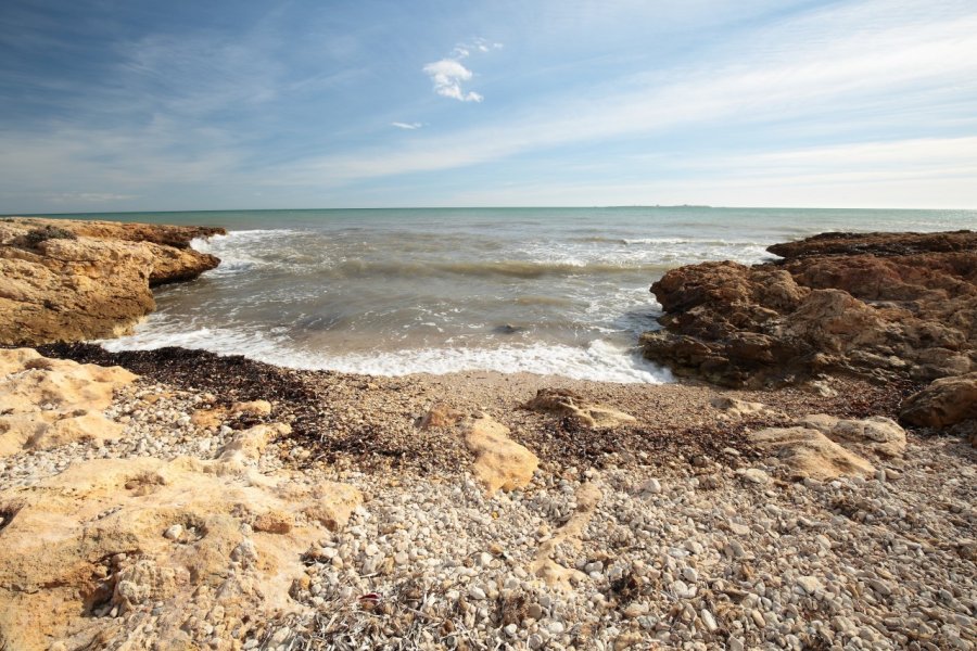 Une des nombreuses plages de Santa Pola. FRANCISGONSA - Shutterstock.com