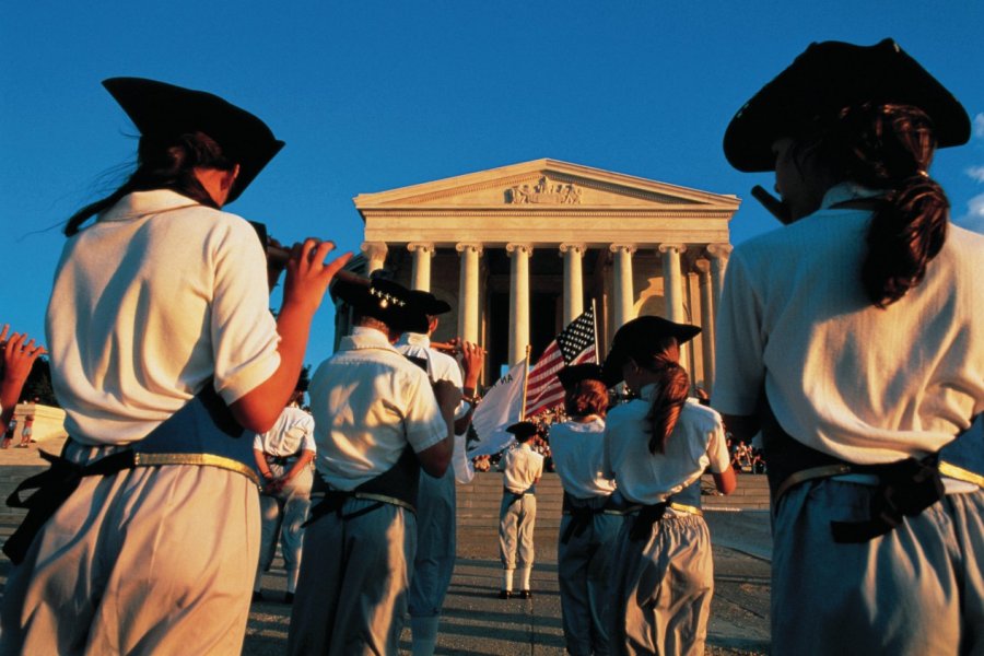 Commémoration devant le Jefferson Memorial. (© Apollon - Iconotec))